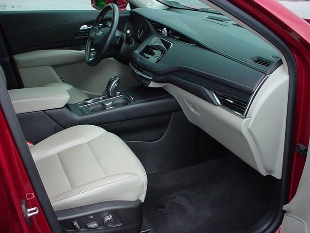 2019 Cadillac XT4 AWD Premium Luxury