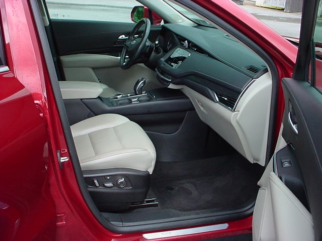 2019 Cadillac XT4 AWD Premium Luxury